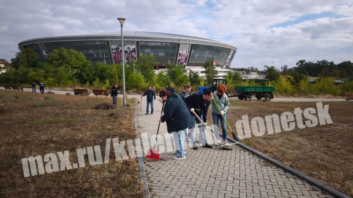 Алексей Кулемзин: Сотрудники управления по физической культуре и спорту, а также спортивных учреждений присоединились к субботнику! Алексей Кулемзин: Сотрудники управления по физической культуре и спорту, а также спортивных учреждений присоединились к субботнику!