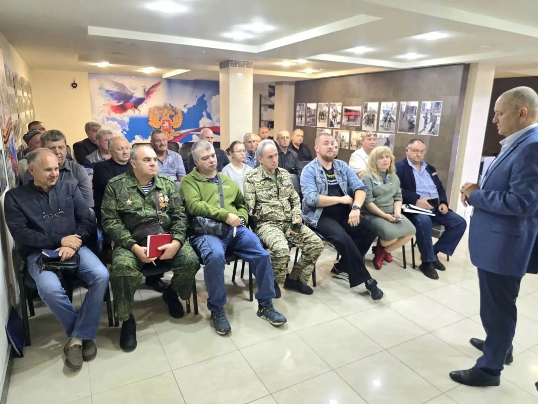 Дмитрий Огилец: Сегодня провёл заседание Республиканского правления Донецкой республиканской региональной организации "Российский союз ветеранов Афганистана и специальных военных операций", которое, по вновь сложившейся... Дмитрий Огилец: Сегодня провёл заседание Республиканского правления Донецкой республиканской региональной организации "Российский союз ветеранов Афганистана и специальных военных операций", которое, по вновь сложившейся...