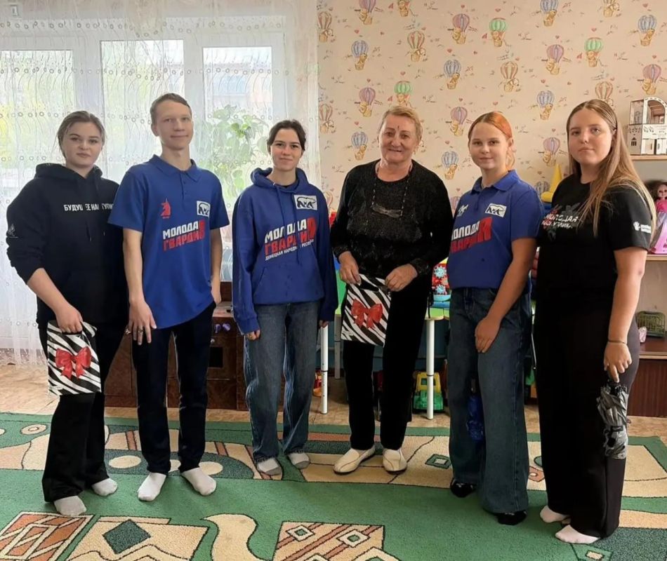 В Ждановке поздравили сотрудников детского сада В Ждановке поздравили сотрудников детского сада