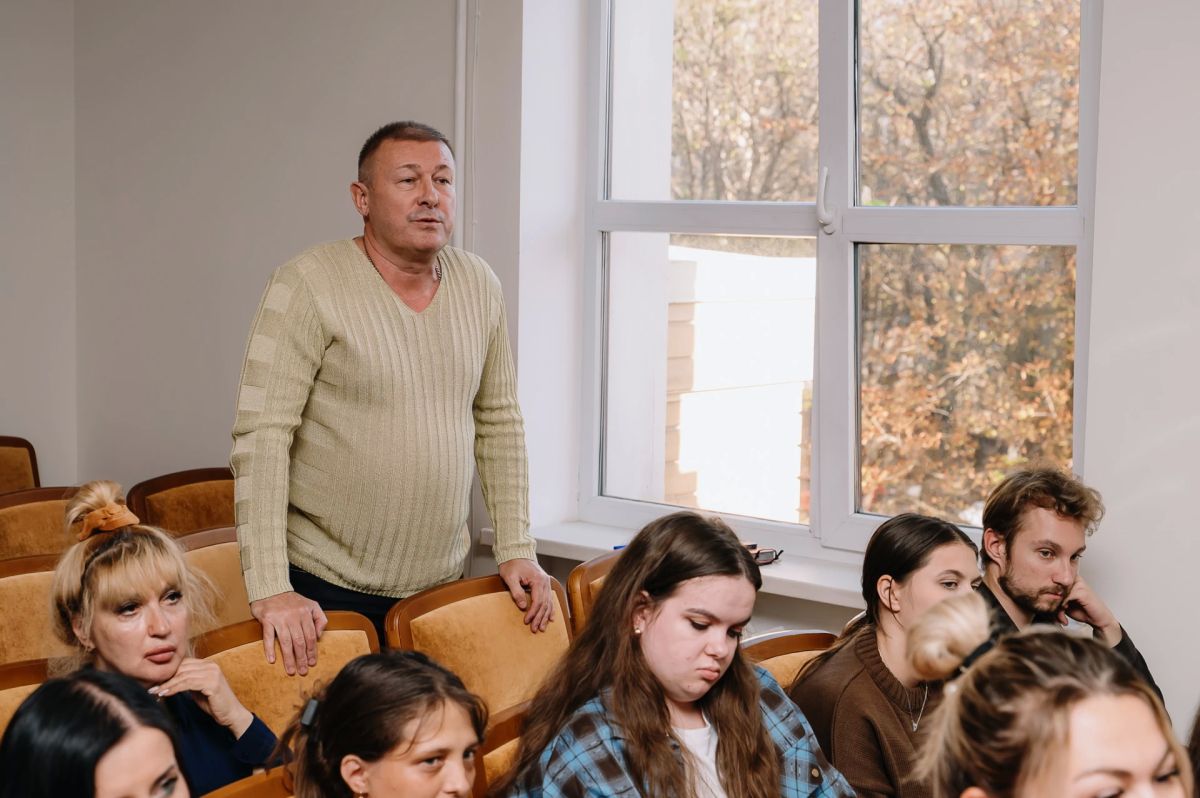 Главред «Литературной газеты» Максим Замшев: источник русской правды – здесь, в Донбассе Главред «Литературной газеты» Максим Замшев: источник русской правды – здесь, в Донбассе