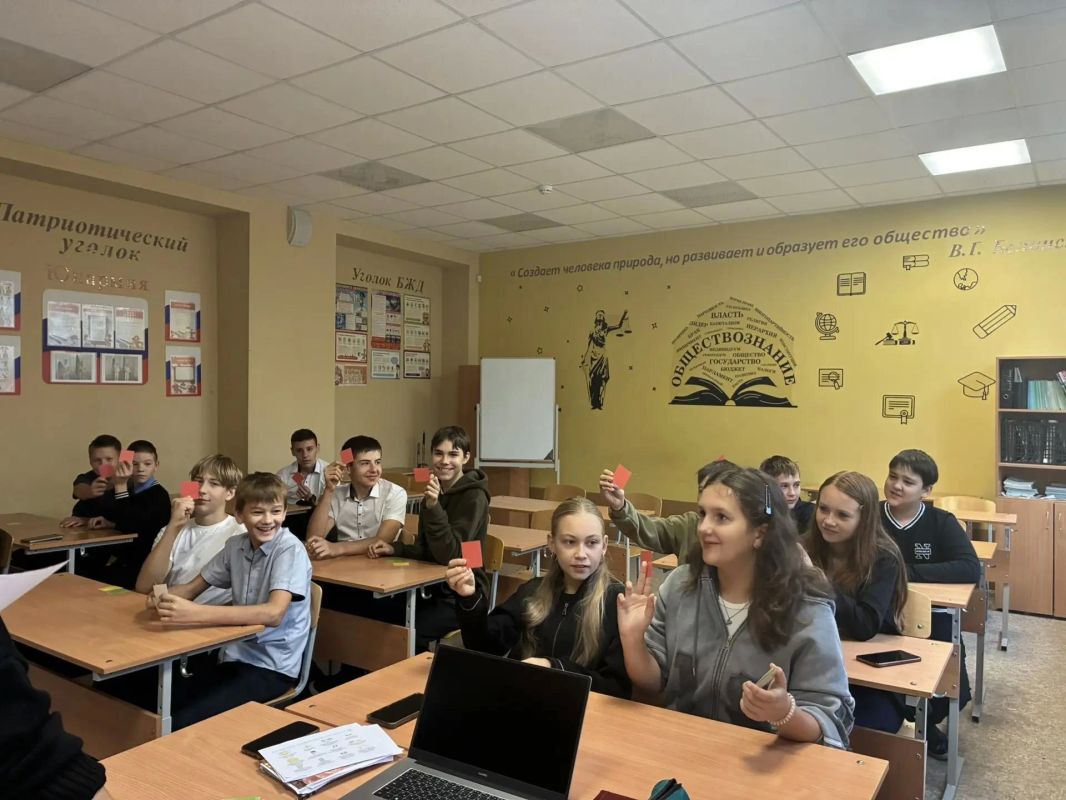 Обучающимся СШ №50 рассказали об угрозах кибергруминга Обучающимся СШ №50 рассказали об угрозах кибергруминга