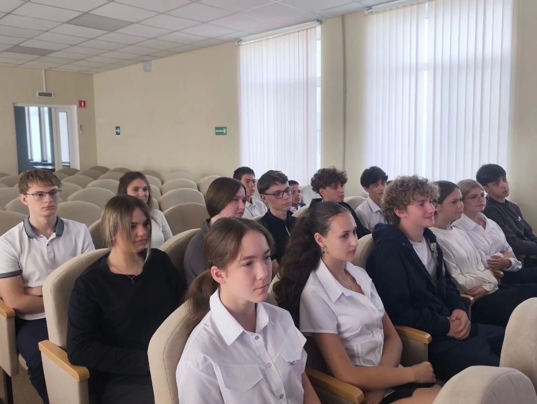 Общественный совет Мангушского муниципального округа уделяет особое внимание воспитанию подрастающего поколения Общественный совет Мангушского муниципального округа уделяет особое внимание воспитанию подрастающего поколения