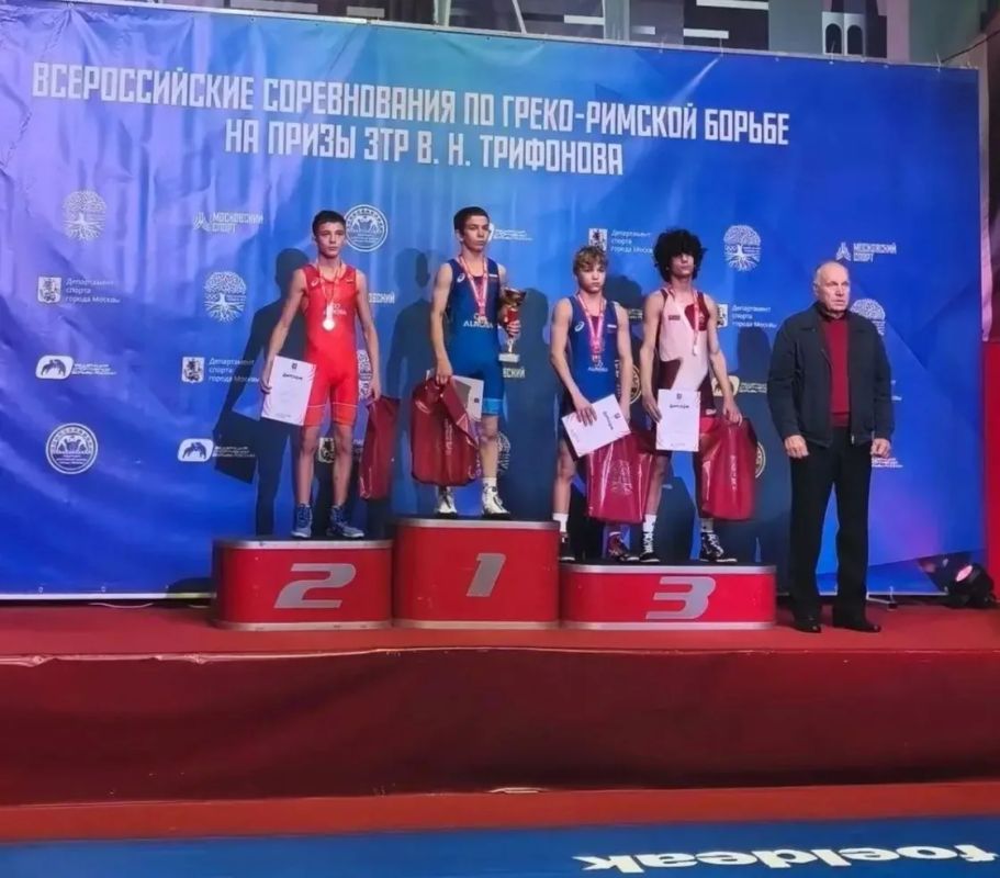 В Москве завершились Всероссийские соревнования по греко-римской борьбе на призы Заслуженного тренера России Виктора Трифонова среди юношей до 18 лет