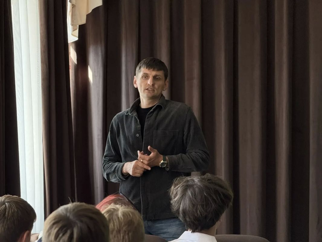 Борис Трима: Новые возможности для молодежи: в Мелекинской школе прошла лекция о грантовых конкурсах и форумах