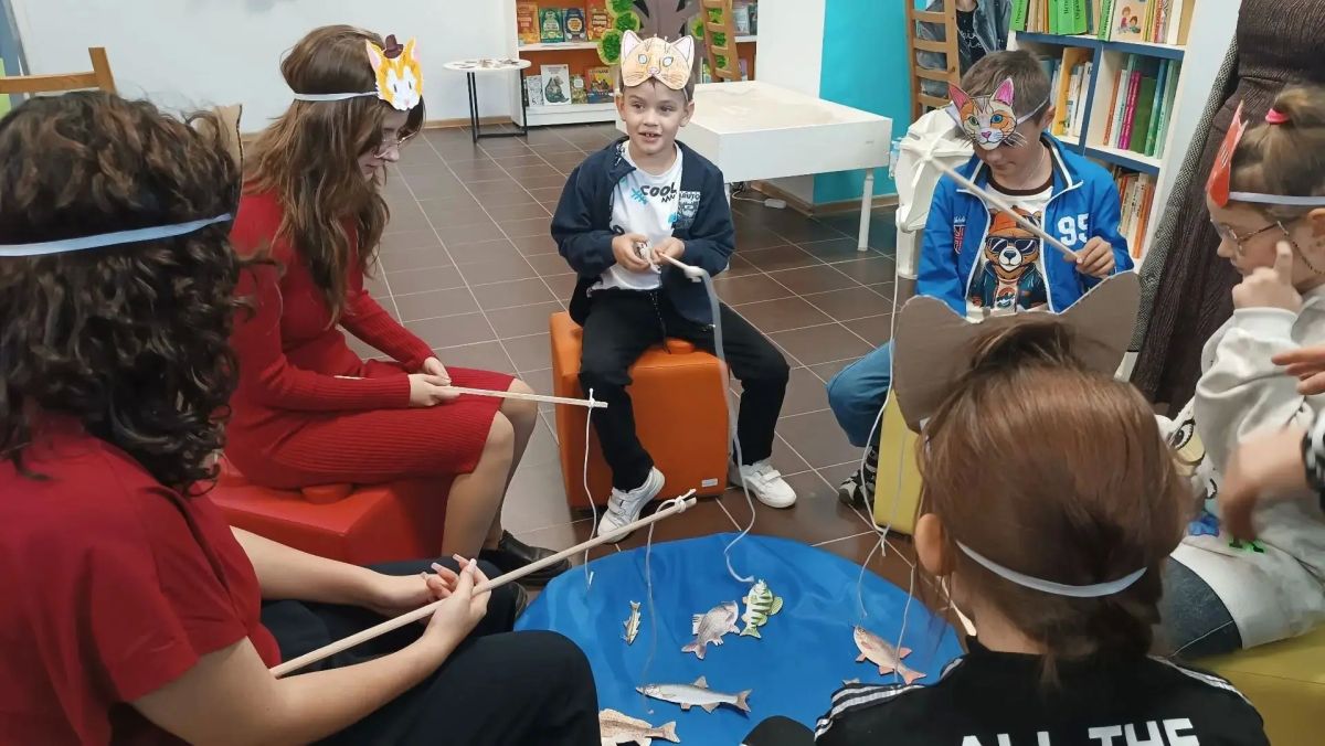 Творческий час «Рыжее настроение: рисуем, играем, читаем вместе!» Творческий час «Рыжее настроение: рисуем, играем, читаем вместе!»
