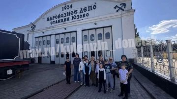 Сотрудники отдела опеки и попечительства управления опеки и попечительства администрации городского округа Донецк и Донецкого линейного отдела МВД России на транспорте совместно с подразделением по сохранению исторического...