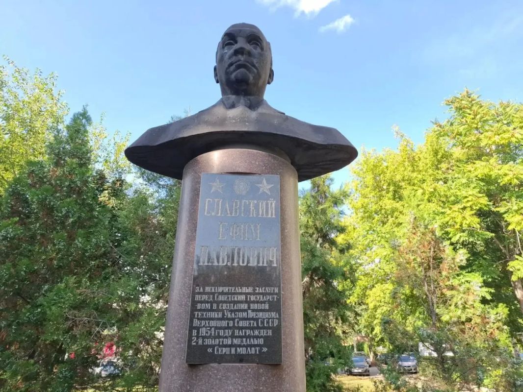 День атомщика: «Атом на службе человека» в Макеевке День атомщика: «Атом на службе человека» в Макеевке