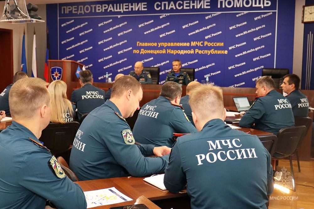 Заседание Совета руководителей территориальных органов МЧС России в новых регионах: ключевые вопросы и итоги Заседание Совета руководителей территориальных органов МЧС России в новых регионах: ключевые вопросы и итоги