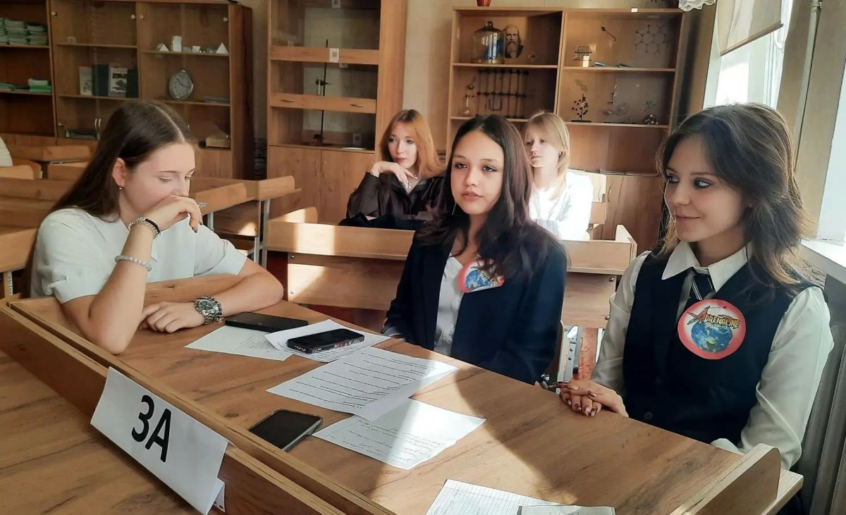 В ГБОУ "Гимназия г.о.Торез " проведено заседание дебатного клуба "Лига ораторов" В ГБОУ "Гимназия г.о.Торез " проведено заседание дебатного клуба "Лига ораторов"