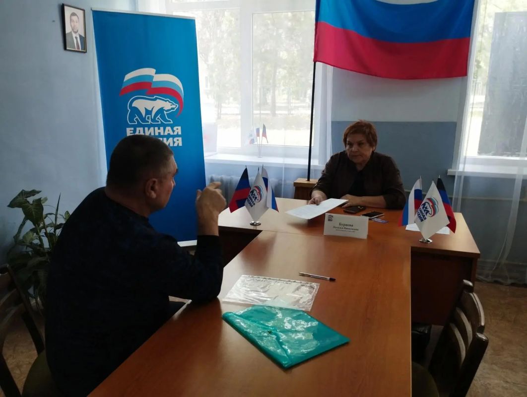 28 сентября, депутат Народного Совета Донецкой Народной Республики Наталья Бурцева провела приём граждан в общественной приемной Кировского внутригородского района городского округа Макеевка 28 сентября, депутат Народного Совета Донецкой Народной Республики Наталья Бурцева провела приём граждан в общественной приемной Кировского внутригородского района городского округа Макеевка