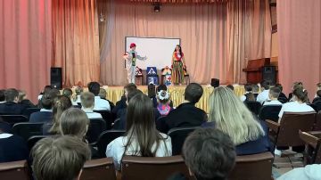 Таисия Чернявская посетила театрализованный урок по ПДД для донецких школьников