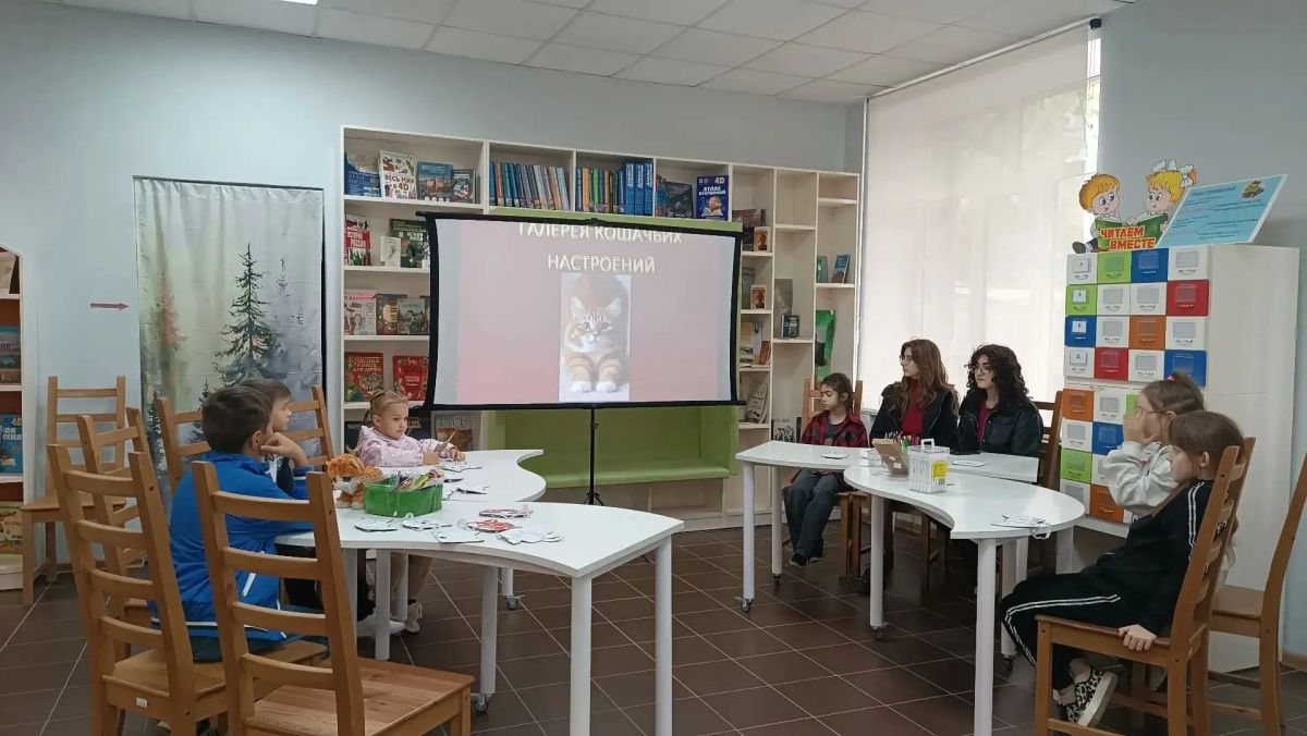 Творческий час «Рыжее настроение: рисуем, играем, читаем вместе!» Творческий час «Рыжее настроение: рисуем, играем, читаем вместе!»