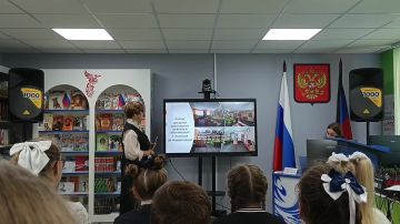 Подарок к годовщине: в Шахтерске открылась модельная библиотека «Сказания о земле Донбасса»