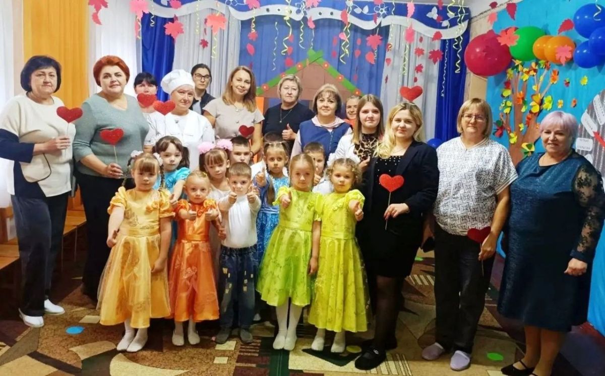 В Снежном отметили День воспитателя и дошкольного работника В Снежном отметили День воспитателя и дошкольного работника