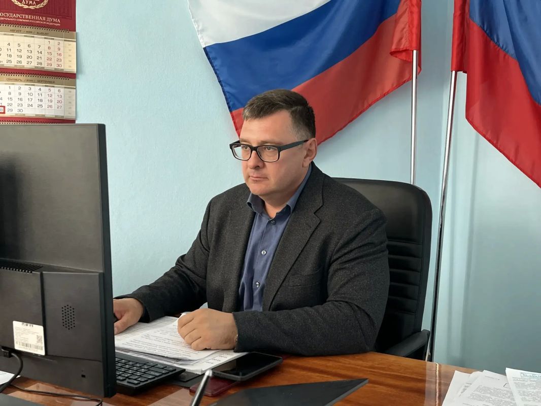 Василий Овчаров: Сегодня, 28 сентября 2026 года, во исполнение поручений Главы ДНР Дениса Пушилина и для поддержания оперативной связи с населением, провёл очередной прямой эфир