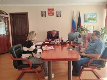 Сегодня, 28 сентября 2026 года, в Управе Кировского внутригородского района Администрации городского округа Донецк ДНР руководитель Управы Алексей Дмитрюк провел личный прием граждан