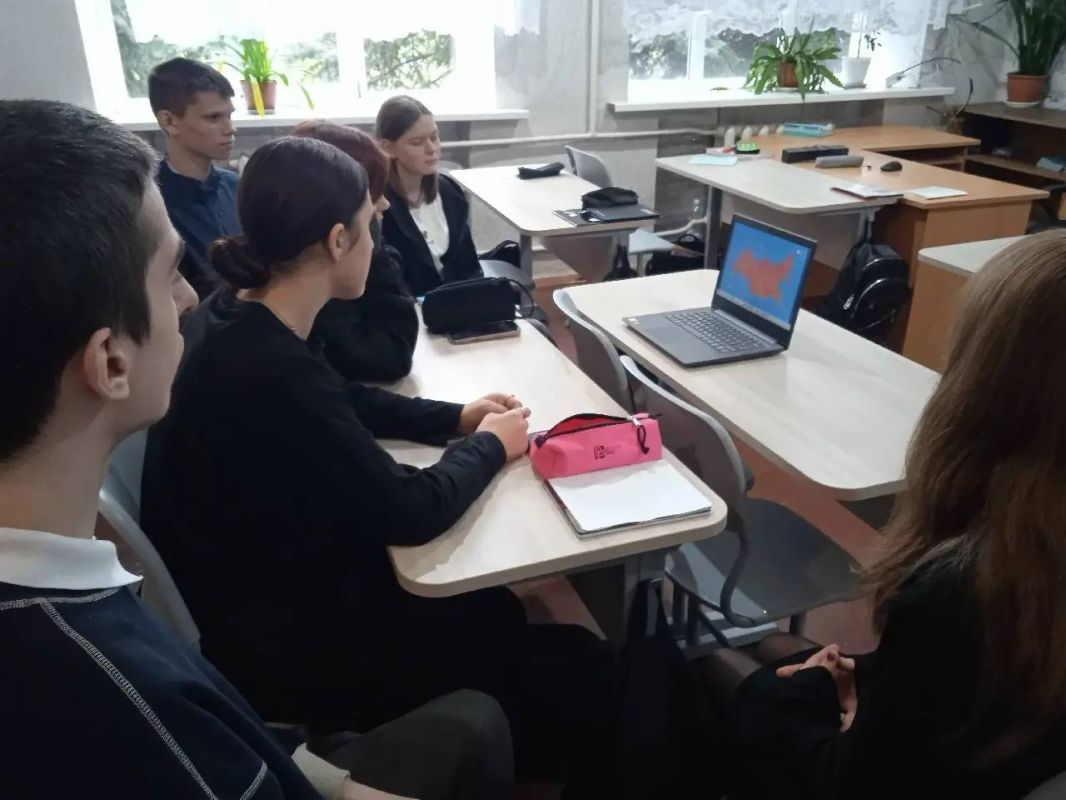 ПРОФОРИНТАЦИЯ. Курс занятий «Россия – мои горизонты» прошёл в школах г. Моспино ПРОФОРИНТАЦИЯ. Курс занятий «Россия – мои горизонты» прошёл в школах г. Моспино