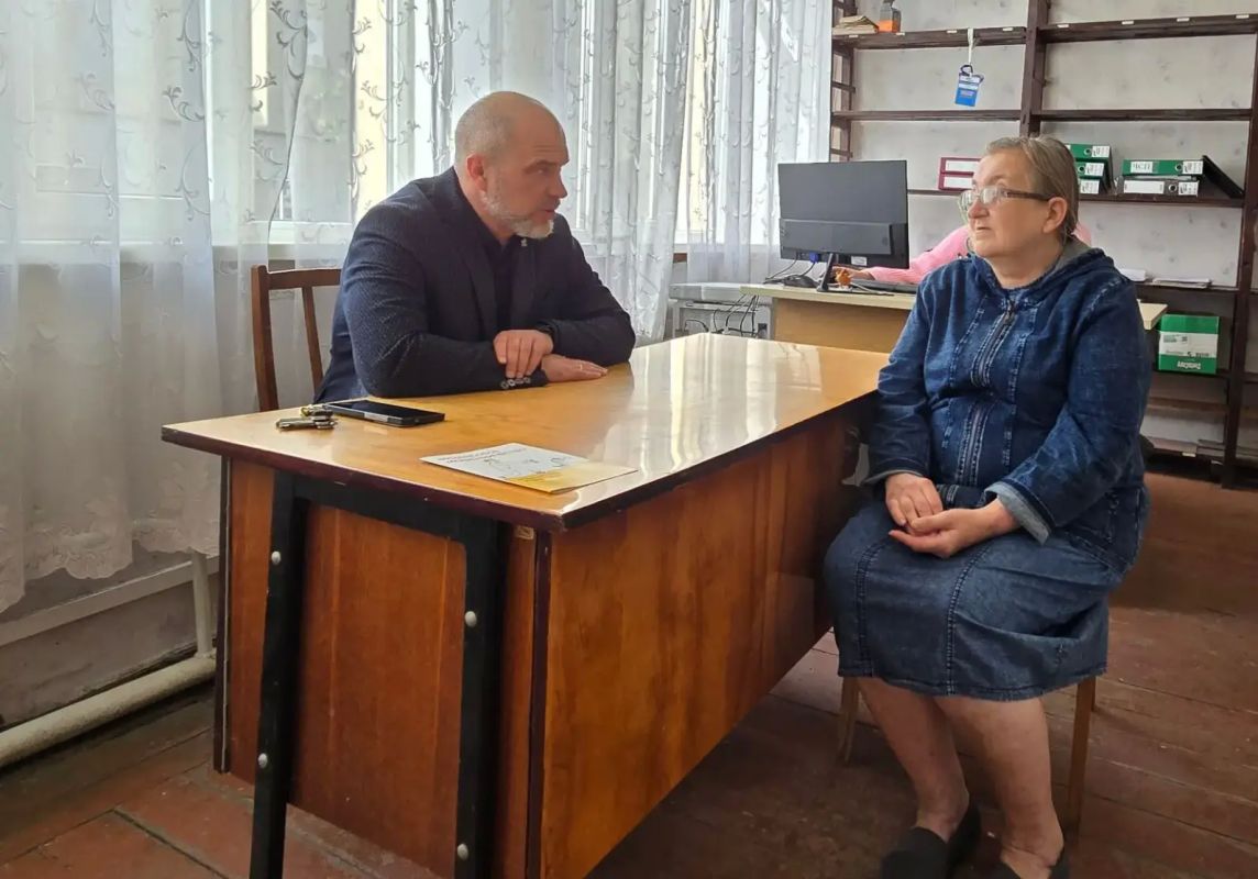 Сергей Желновач провел личный прием семей участников СВО в Дебальцево Сергей Желновач провел личный прием семей участников СВО в Дебальцево