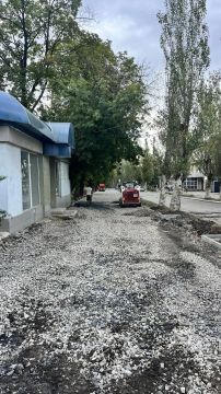 В самом центре городского округа Торез полным ходом идет I этап (2я очередь) благоустройства
