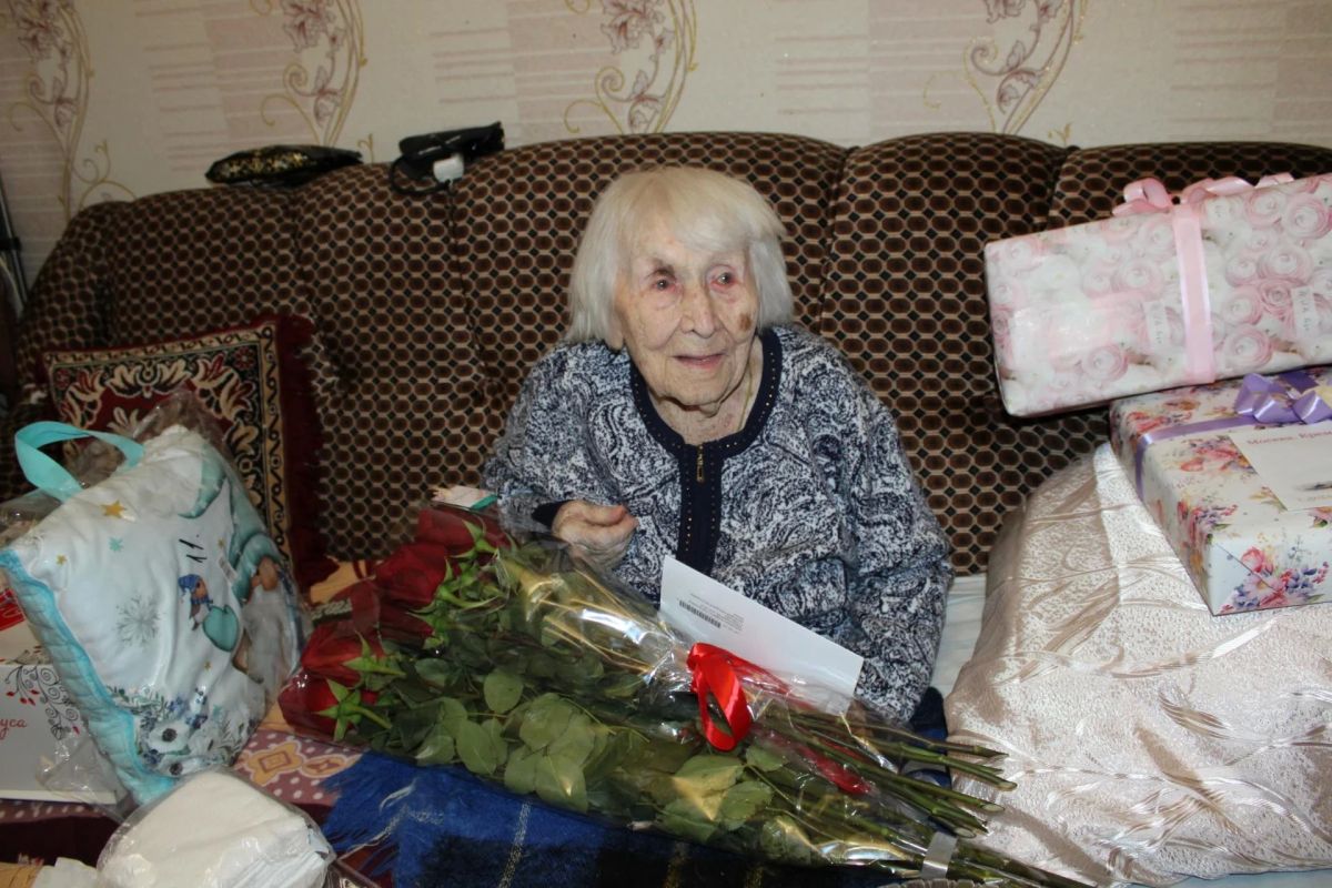Иван Приходько: Сегодня жительнице Города воинской славы и трудовой доблести Горловки Людмиле Григорьевне Бережной исполнилось 106 лет Иван Приходько: Сегодня жительнице Города воинской славы и трудовой доблести Горловки Людмиле Григорьевне Бережной исполнилось 106 лет