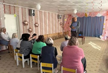 29 сентября депутат Макеевского городского совета Донецкой Народной Республики первого созыва Олег Венжега провел встречу с жителями Советского внутригородского района городского округа Макеевка в помещении детского сада №...