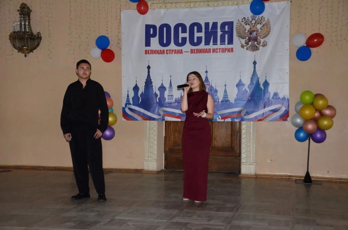 Нам есть что хранить, нам есть, чем гордиться! Нам есть что хранить, нам есть, чем гордиться!