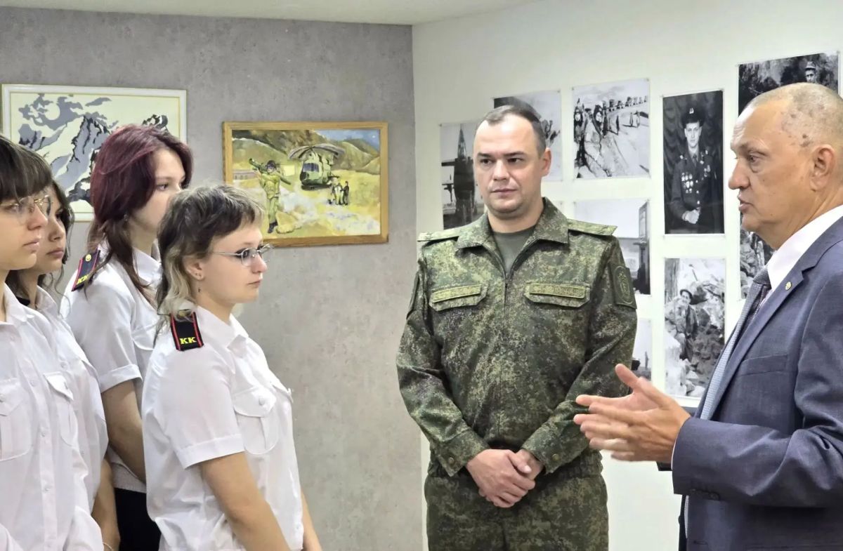 Дмитрий Огилец: Сегодня Дом Ветерана Донецкой республиканской региональной организации "Российский союз ветеранов Афганистана и специальных военных операций" посетили наши давние друзья, представители Военного следственного... Дмитрий Огилец: Сегодня Дом Ветерана Донецкой республиканской региональной организации "Российский союз ветеранов Афганистана и специальных военных операций" посетили наши давние друзья, представители Военного следственного...