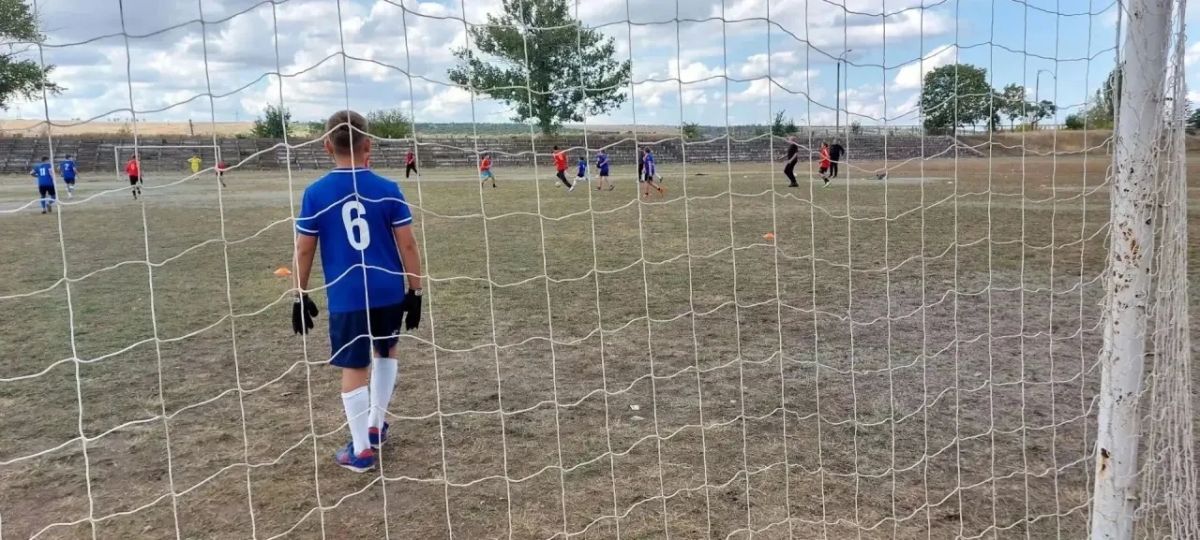 На стадионе "ЭНЕРГЕТИК" прошел матч приуроченный дню города Зугрэс На стадионе "ЭНЕРГЕТИК" прошел матч приуроченный дню города Зугрэс