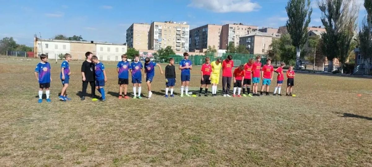 На стадионе "ЭНЕРГЕТИК" прошел матч приуроченный дню города Зугрэс На стадионе "ЭНЕРГЕТИК" прошел матч приуроченный дню города Зугрэс