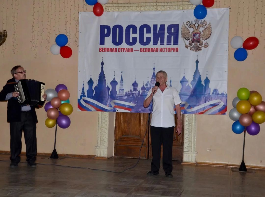 Нам есть что хранить, нам есть, чем гордиться! Нам есть что хранить, нам есть, чем гордиться!