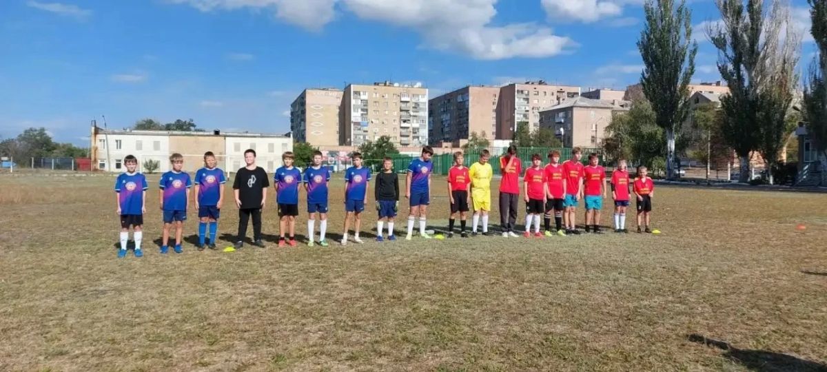 На стадионе "ЭНЕРГЕТИК" прошел матч приуроченный дню города Зугрэс На стадионе "ЭНЕРГЕТИК" прошел матч приуроченный дню города Зугрэс