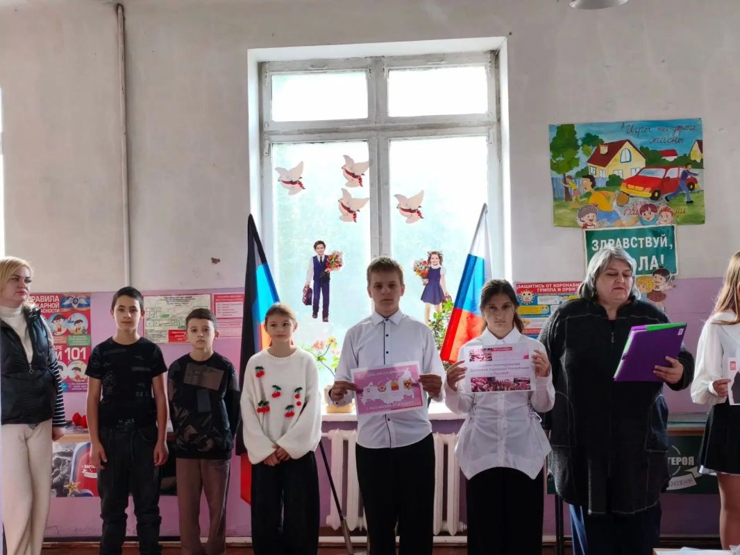 Наталья Бегуненко: В образовательных учреждениях Петровского района состоялись мероприятия, приуроченные к памятной дате — Дню воссоединения Донецкой и Луганской народных республик, Запорожской и Херсонской областей с... Наталья Бегуненко: В образовательных учреждениях Петровского района состоялись мероприятия, приуроченные к памятной дате — Дню воссоединения Донецкой и Луганской народных республик, Запорожской и Херсонской областей с...