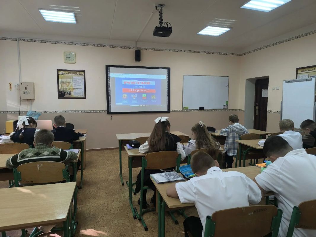 Наталья Бегуненко: В образовательных учреждениях Петровского района состоялись мероприятия, приуроченные к памятной дате — Дню воссоединения Донецкой и Луганской народных республик, Запорожской и Херсонской областей с... Наталья Бегуненко: В образовательных учреждениях Петровского района состоялись мероприятия, приуроченные к памятной дате — Дню воссоединения Донецкой и Луганской народных республик, Запорожской и Херсонской областей с...