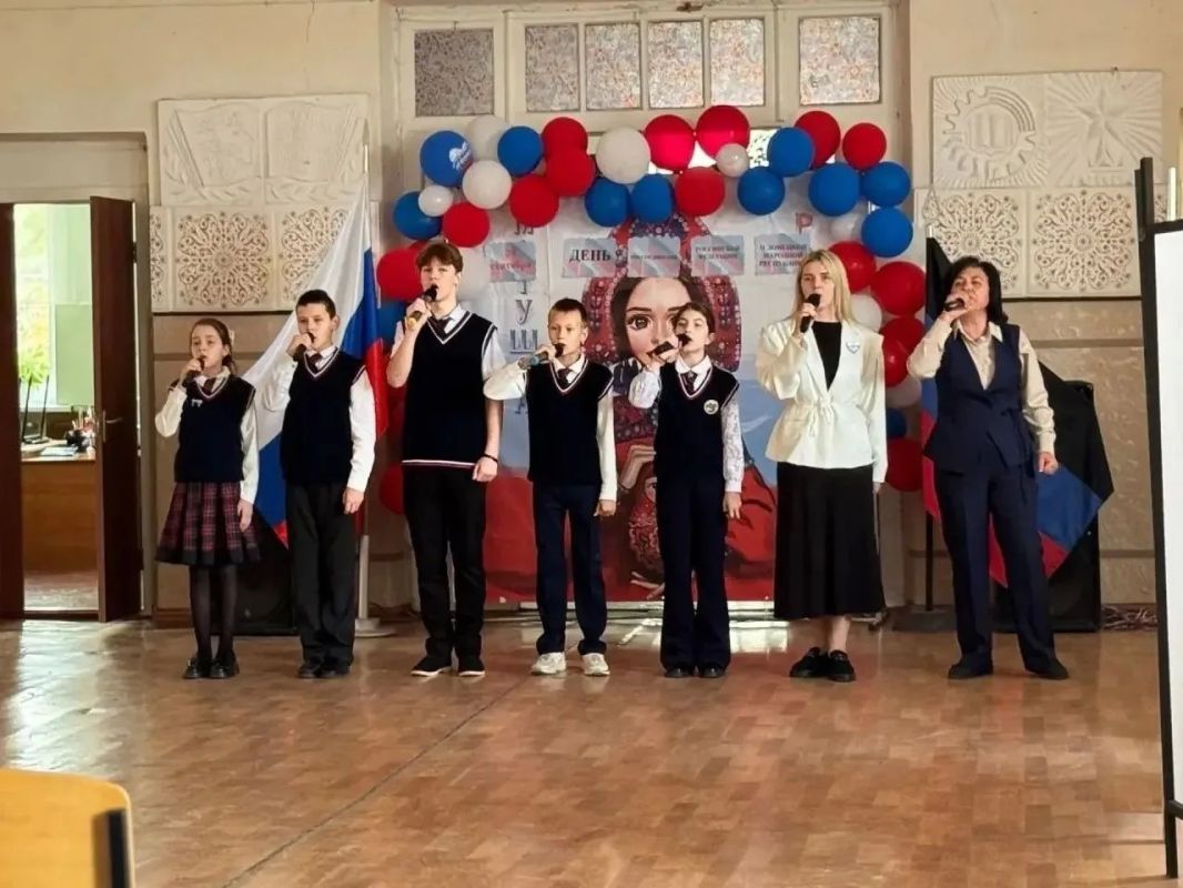 Наталья Бегуненко: В образовательных учреждениях Петровского района состоялись мероприятия, приуроченные к памятной дате — Дню воссоединения Донецкой и Луганской народных республик, Запорожской и Херсонской областей с... Наталья Бегуненко: В образовательных учреждениях Петровского района состоялись мероприятия, приуроченные к памятной дате — Дню воссоединения Донецкой и Луганской народных республик, Запорожской и Херсонской областей с...