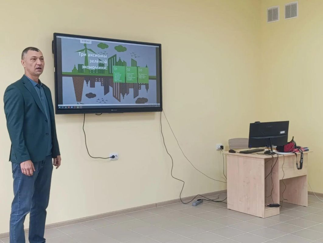 Роман Конев: Как сделать наш город экологичнее? Об этом говорили в Горловке на встрече со студентами в рамках проекта «Зеленая экономика» партии «Единая Россия» Роман Конев: Как сделать наш город экологичнее? Об этом говорили в Горловке на встрече со студентами в рамках проекта «Зеленая экономика» партии «Единая Россия»