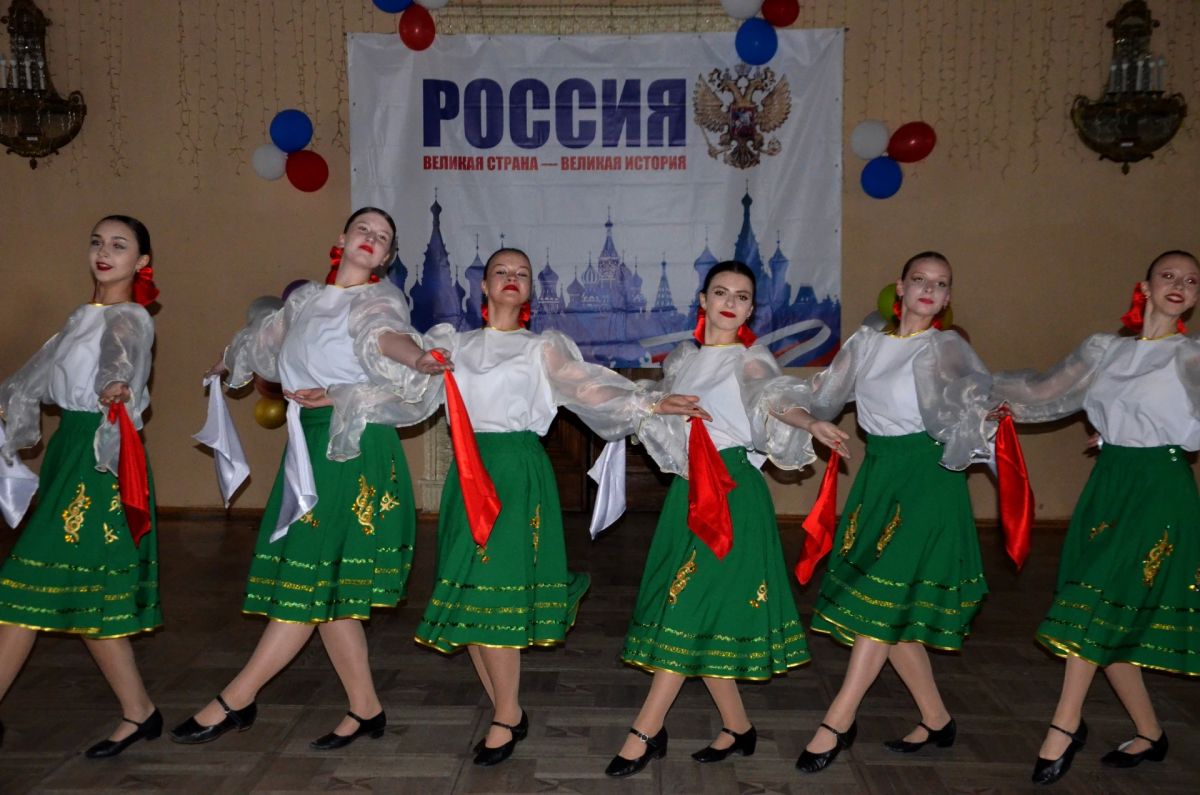 Нам есть что хранить, нам есть, чем гордиться! Нам есть что хранить, нам есть, чем гордиться!