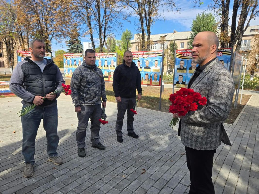 В преддверии важнейшего государственного праздника — Дня воссоединения Донецкой и Луганской народных республик, Запорожской и Херсонской областей с Российской Федерацией — в городском округе Дебальцево состоялась памятная... В преддверии важнейшего государственного праздника — Дня воссоединения Донецкой и Луганской народных республик, Запорожской и Херсонской областей с Российской Федерацией — в городском округе Дебальцево состоялась памятная...