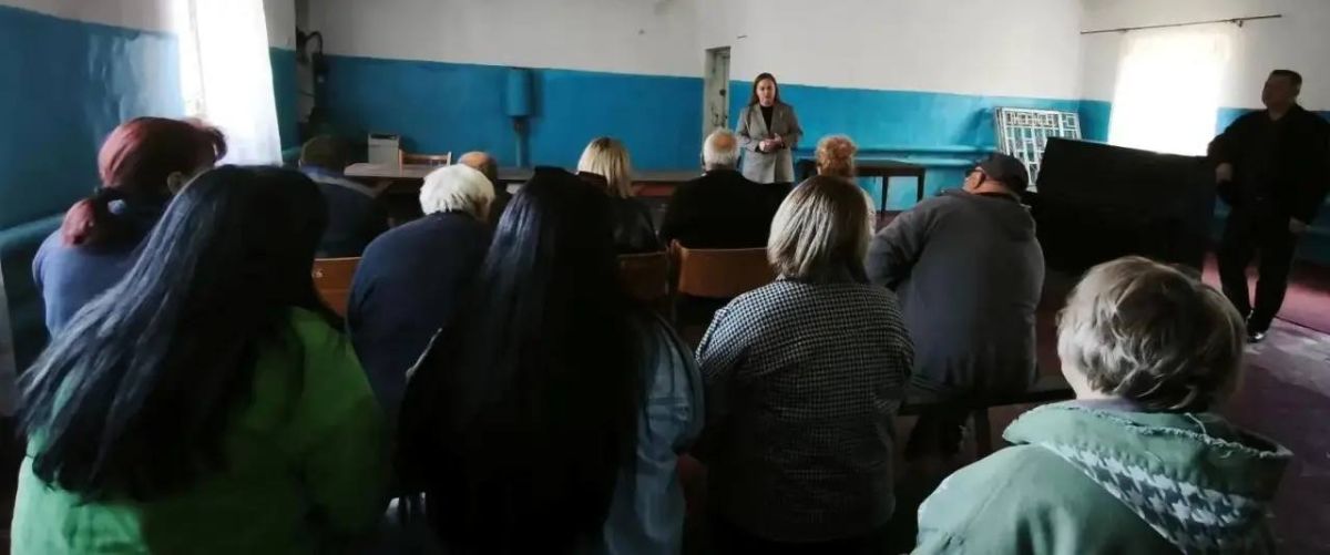 Сегодня, 29 сентября, в Советском внутригородском районе депутат Макеевского городского совета первого созыва Алена Трякина провела встречу с жителями возле дома № 1 по улице Вокзальной