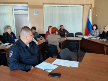 В администрации Амвросиевского округа прошло очередное заседание межведомственной комиссии по борьбе с экстремизмом