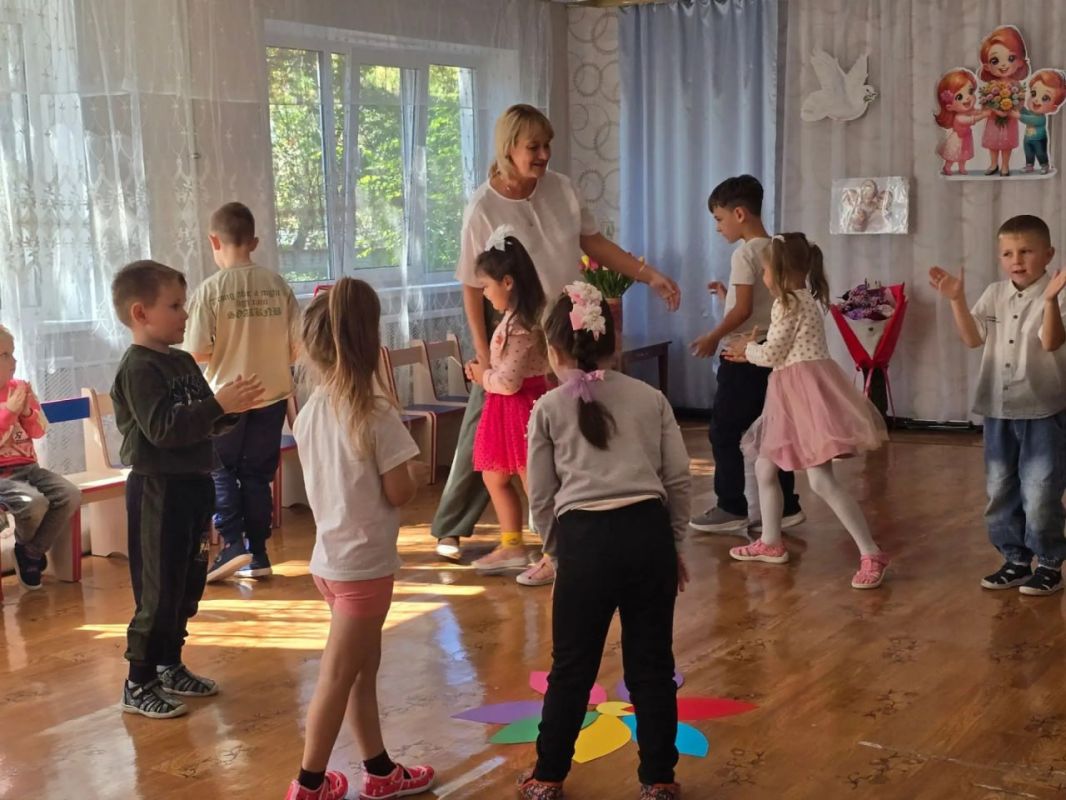В детских садах Ждановки отметили День дошкольного работника