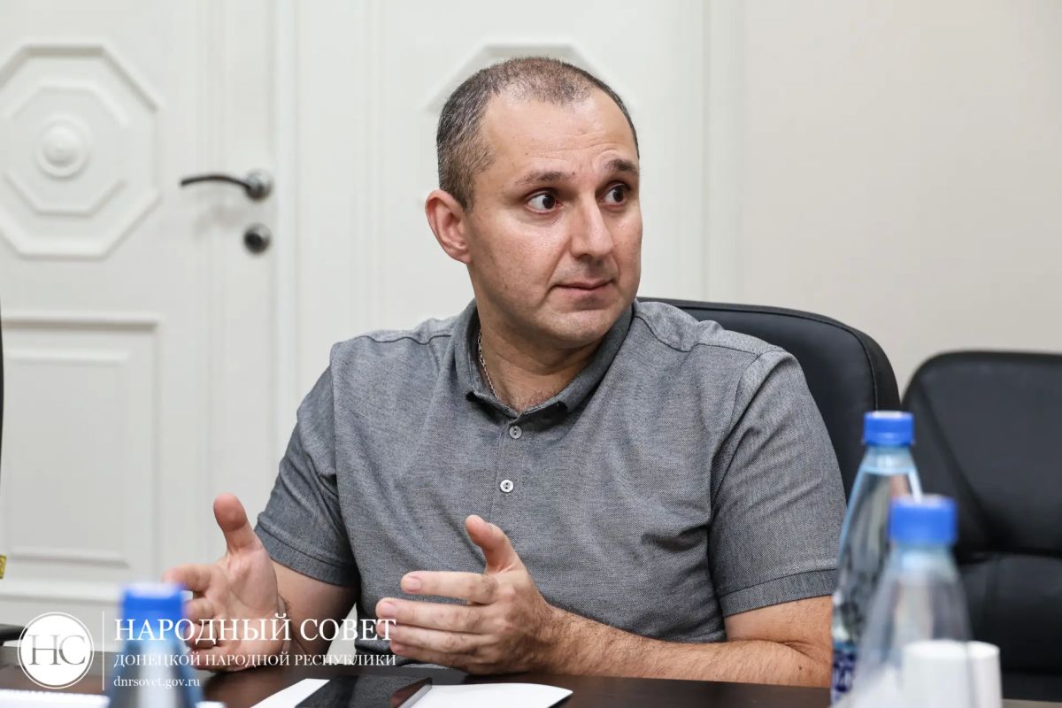 Депутаты готовят к принятию закон «О детско-юношеском спорте в Донецкой Народной Республике» Депутаты готовят к принятию закон «О детско-юношеском спорте в Донецкой Народной Республике»