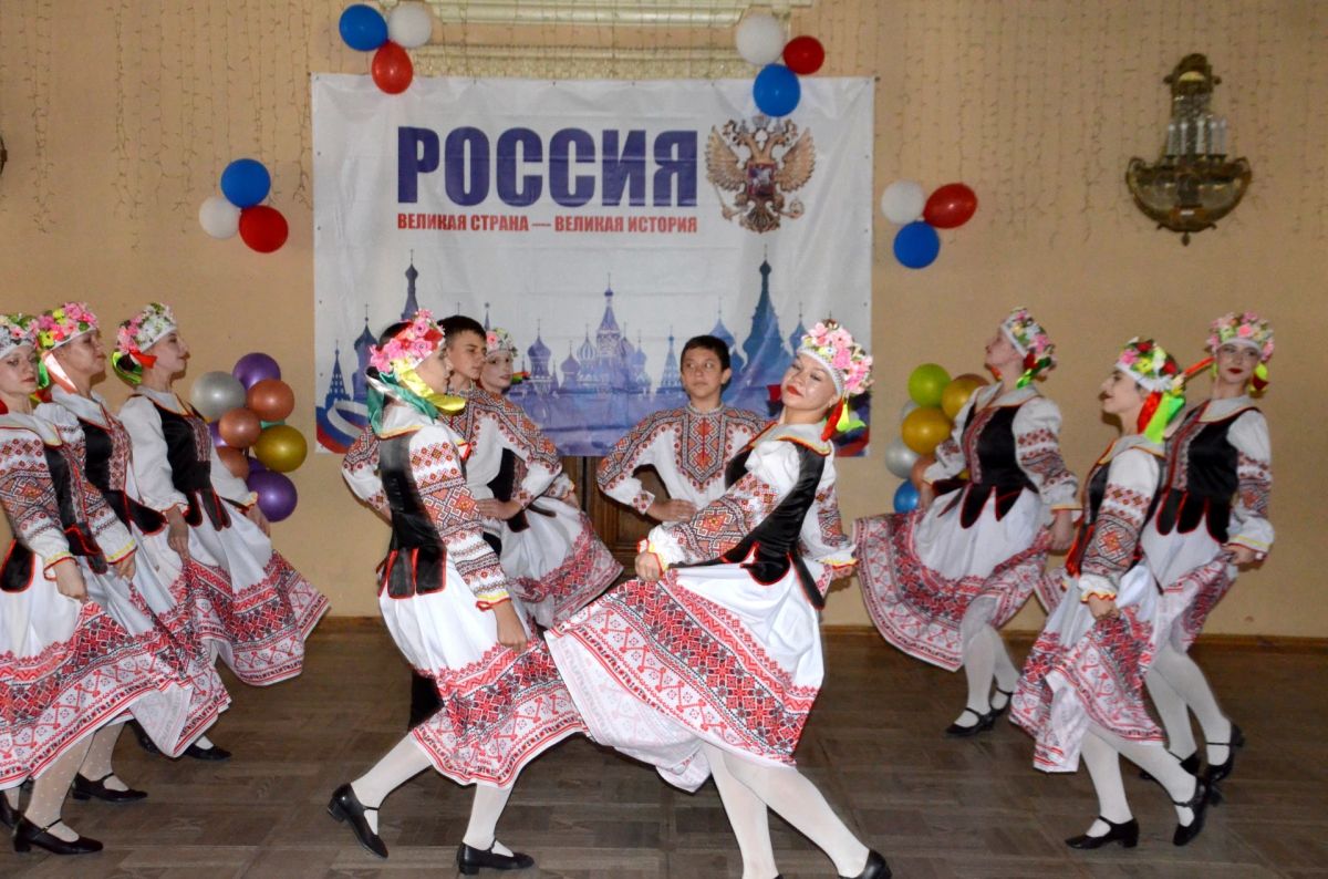 Нам есть что хранить, нам есть, чем гордиться! Нам есть что хранить, нам есть, чем гордиться!