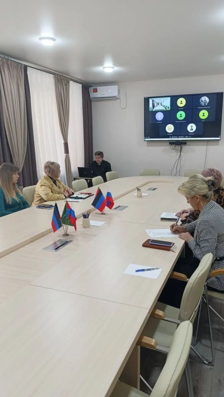 Роман Конев: 29 сентября 2026 года в рамках реализации партийного проекта «Единой России» «Предпринимательство» состоялось рабочее совещание по вопросам соблюдения законодательства в сфере торговли с участием заместителей... Роман Конев: 29 сентября 2026 года в рамках реализации партийного проекта «Единой России» «Предпринимательство» состоялось рабочее совещание по вопросам соблюдения законодательства в сфере торговли с участием заместителей...