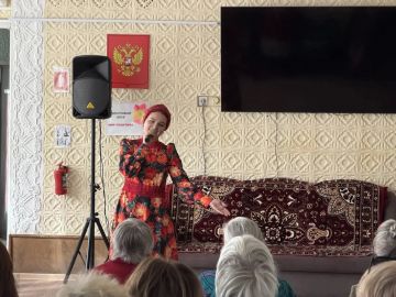 В осеннем календаре есть необычная дата, когда сердце переполняется чувством глубокой признательности, когда хочется говорить слова благодарности, быть особенно чуткими и внимательными к людям - это 1 октября или...