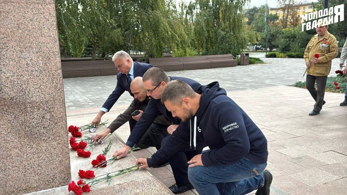В Мариуполе отметили День воссоединения Донбасса и новых регионов с Россией В Мариуполе отметили День воссоединения Донбасса и новых регионов с Россией