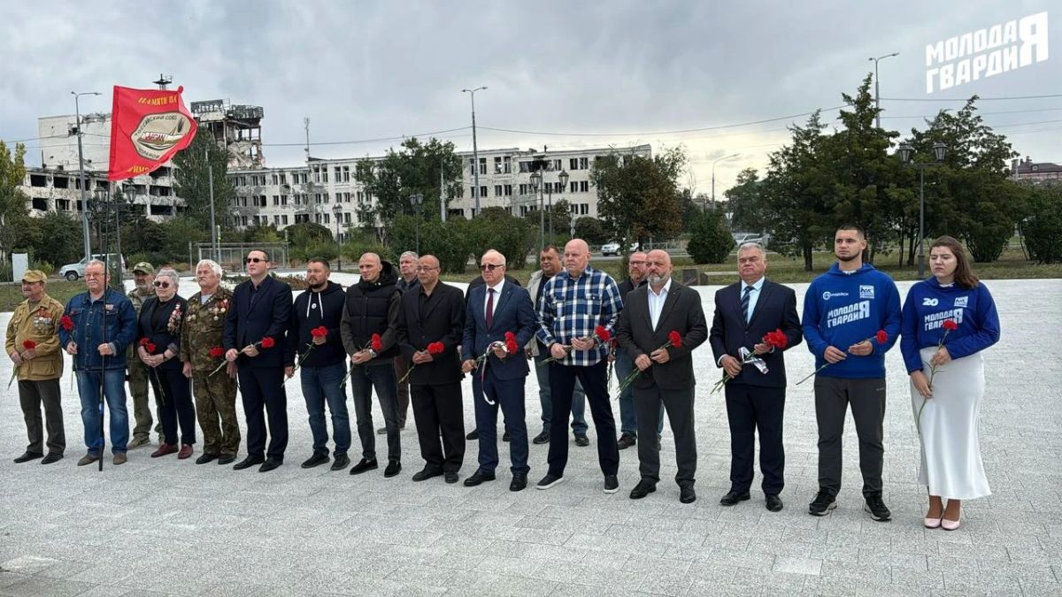 В Мариуполе отметили День воссоединения Донбасса и новых регионов с Россией В Мариуполе отметили День воссоединения Донбасса и новых регионов с Россией