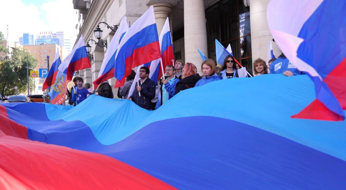 Антон Демидов: Сегодня — День воссоединения ДНР, ЛНР, Запорожской и Херсонской областей с Россией Антон Демидов: Сегодня — День воссоединения ДНР, ЛНР, Запорожской и Херсонской областей с Россией