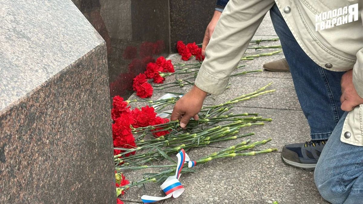В Мариуполе отметили День воссоединения Донбасса и новых регионов с Россией В Мариуполе отметили День воссоединения Донбасса и новых регионов с Россией