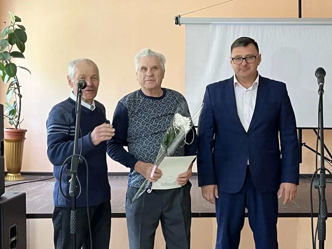 Василий Овчаров: Сегодня, 1 октября, от всего сердца поздравляем старшее, мудрое поколение