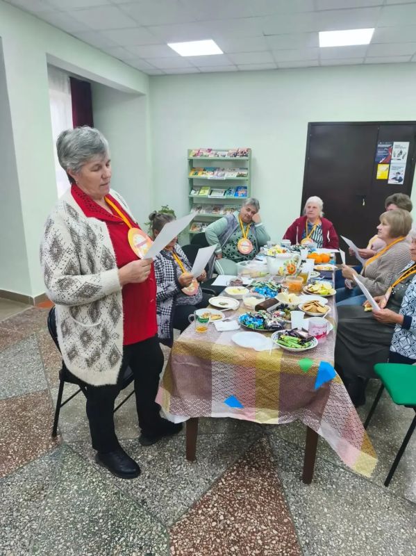 День пожилого человека в селе Азовское: «Нам года — не беда!» День пожилого человека в селе Азовское: «Нам года — не беда!»